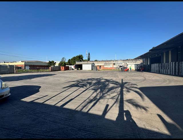 2,832M² WAREHOUSE FOR SALE IN PHOENIX INDUSTRIAL